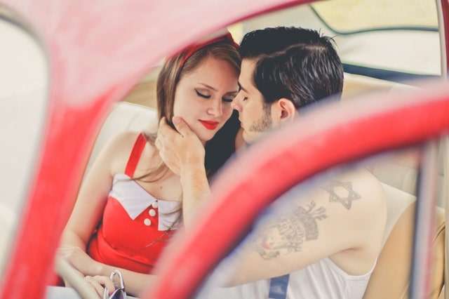 - difference between love and attraction. Love vs Attraction